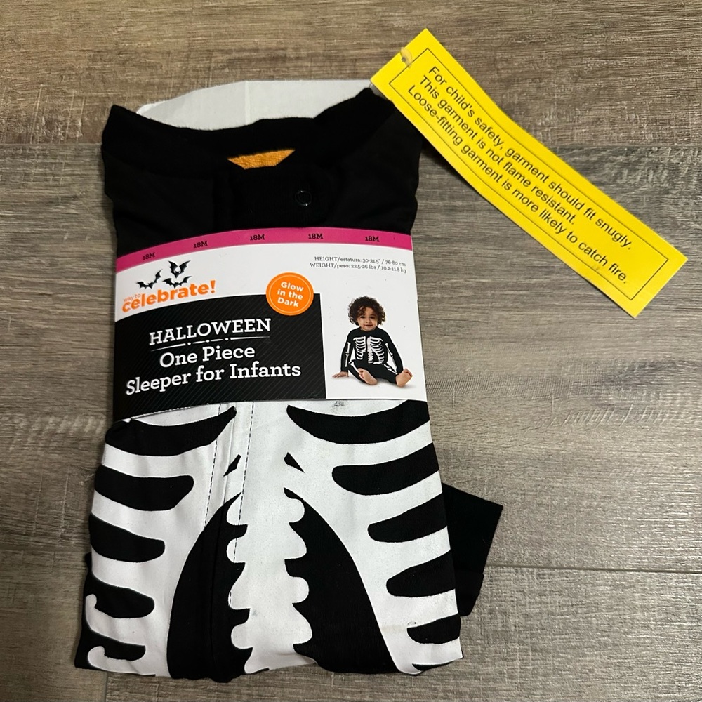 Halloween Infant All In One Sleeper 18 Months Glow In The Dark - Picture 5 of 8